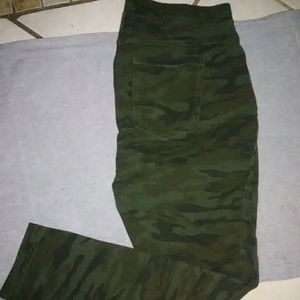 Women's camo large leggings